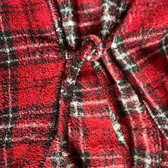 Coastal club one-size-fits-all men’s red checkered robe. - Picture 9 of 11